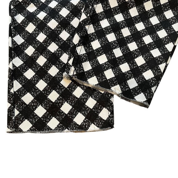 NWT, HUE Gingham Ultra Soft Denim Jean Capri Leggings Raw Hem, Sz L - Picture 11 of 14